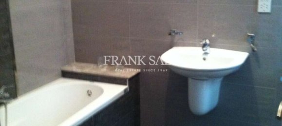 Apartamento T3 em Swieqi, Malta N.º 3736 2