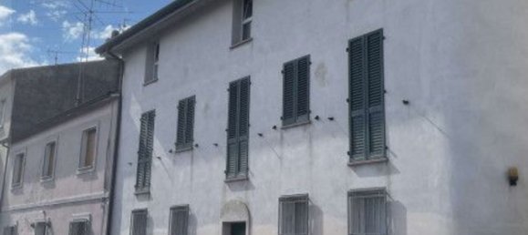 3-salle Appartement à Massa Lombarda, Italy No. 99526 4