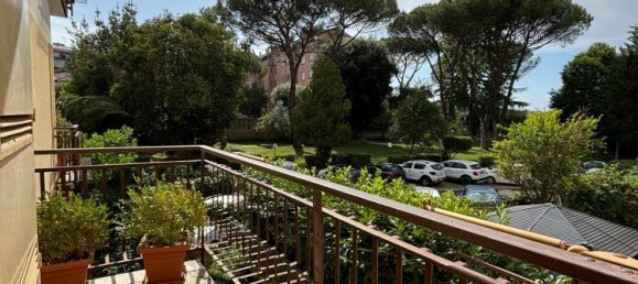 3 bedrooms Apartment in Rome, Italy No. 310793 19