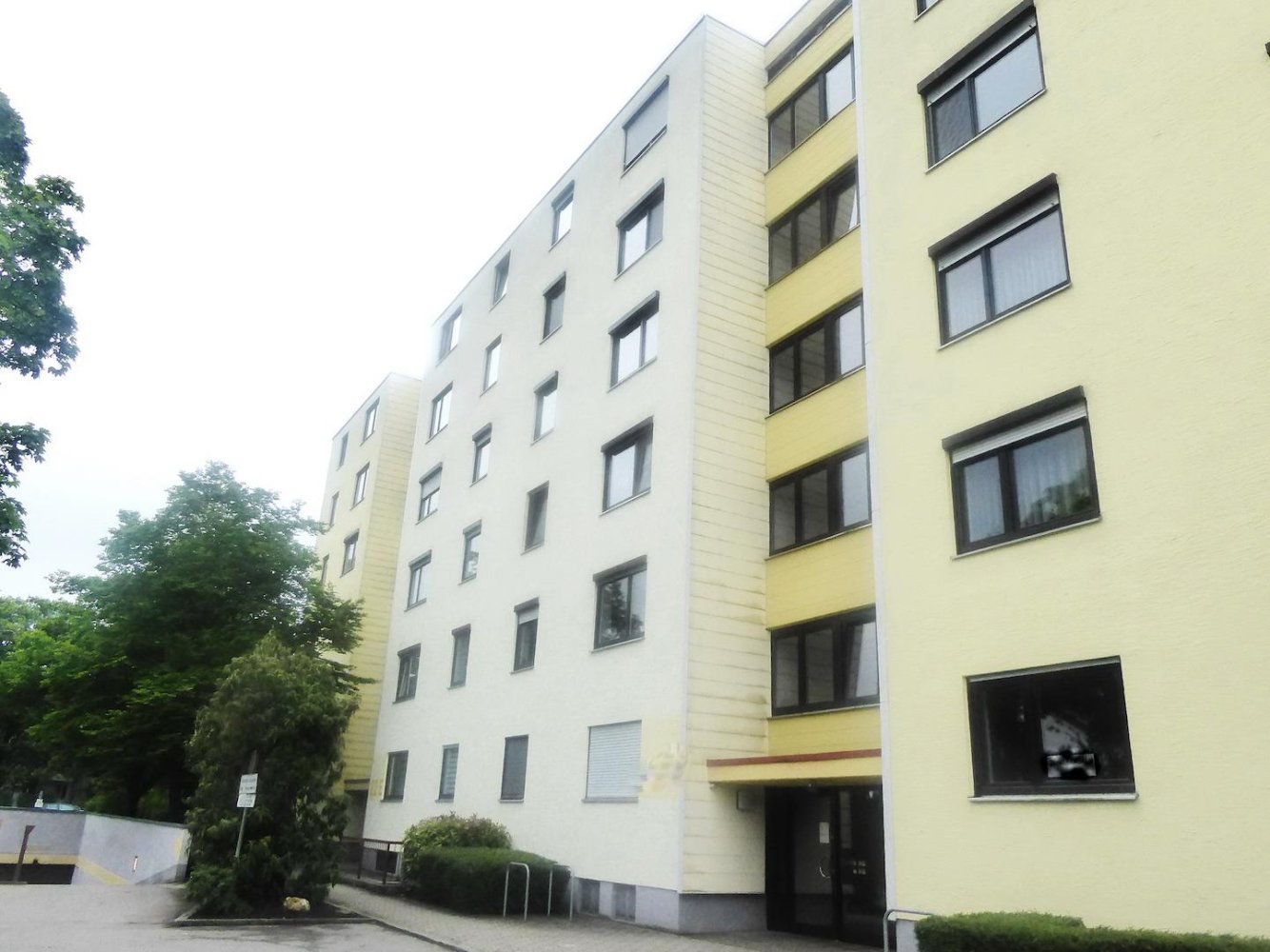 3 rooms Apartment in Augsburg, Germany No. 15123