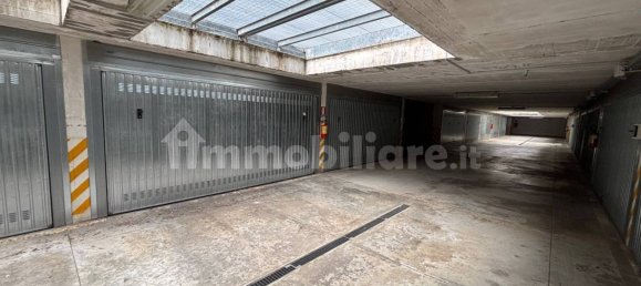  مرآب في Modena, Italy 30متر مربع رقم 345037 2