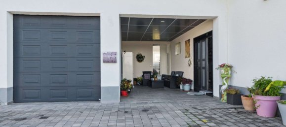 5 rooms House in Roth, Germany No. 205919 2