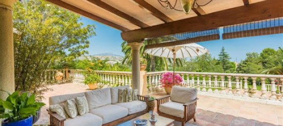 5 bedrooms Villa in Benahavis, Spain No. 141906 3