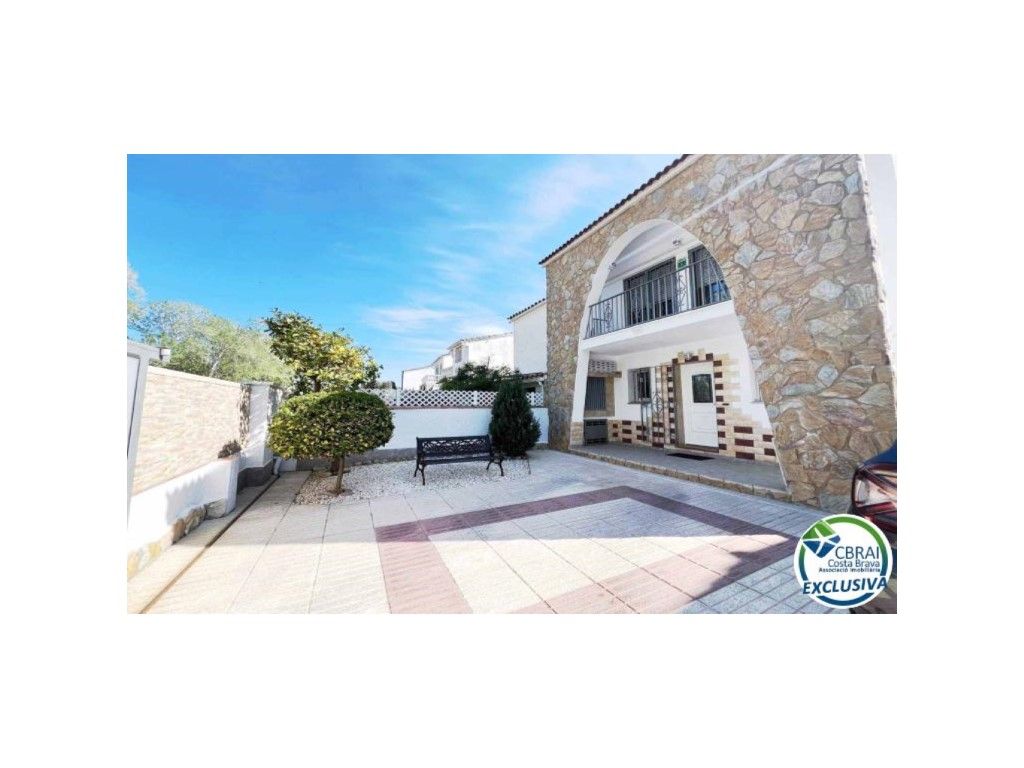 3 bedrooms House in Empuriabrava, Spain No. 198935
