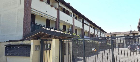 2 bedrooms Apartment in Vernate, Italy No. 360530 5
