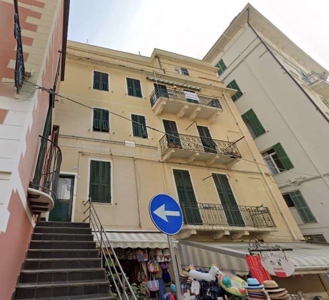 3 bedrooms Apartment in Alassio, Italy No. 337654