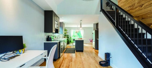 3 bedrooms House in Hamilton, Canada No. 375 3