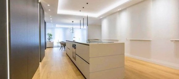 3 bedrooms Apartment in Milan, Italy No. 332136 3