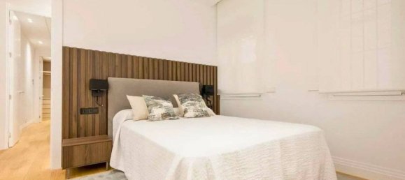 3 bedrooms Apartment in Milan, Italy No. 332136 5