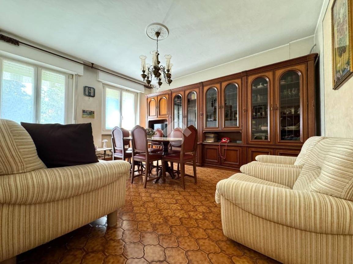 2 chambres Appartement à Rescaldina, Italy No. 221202