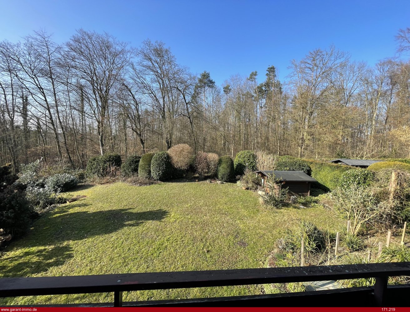 Moradia em banda de 9 divisões em Baden-Wurttemberg, Germany N.º 5445