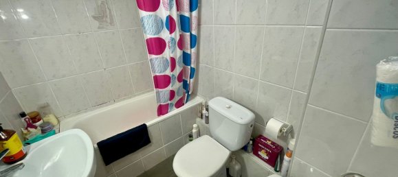 Apartamento de 3 dormitorios en Zaragoza, Spain No. 137396 9