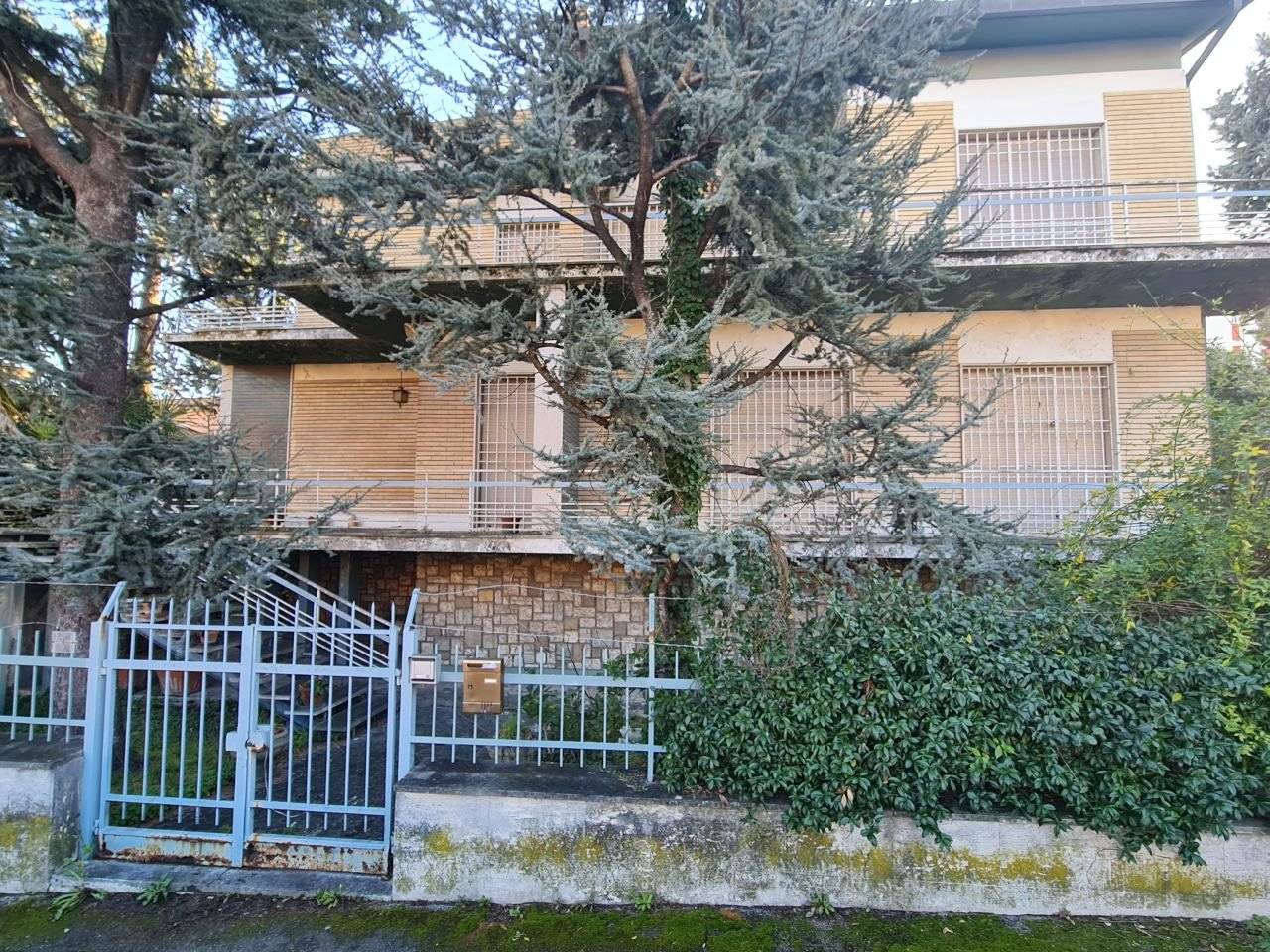 5 bedrooms Villa in Jesi, Italy No. 176315