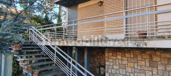 5 bedrooms Villa in Jesi, Italy No. 176315 4