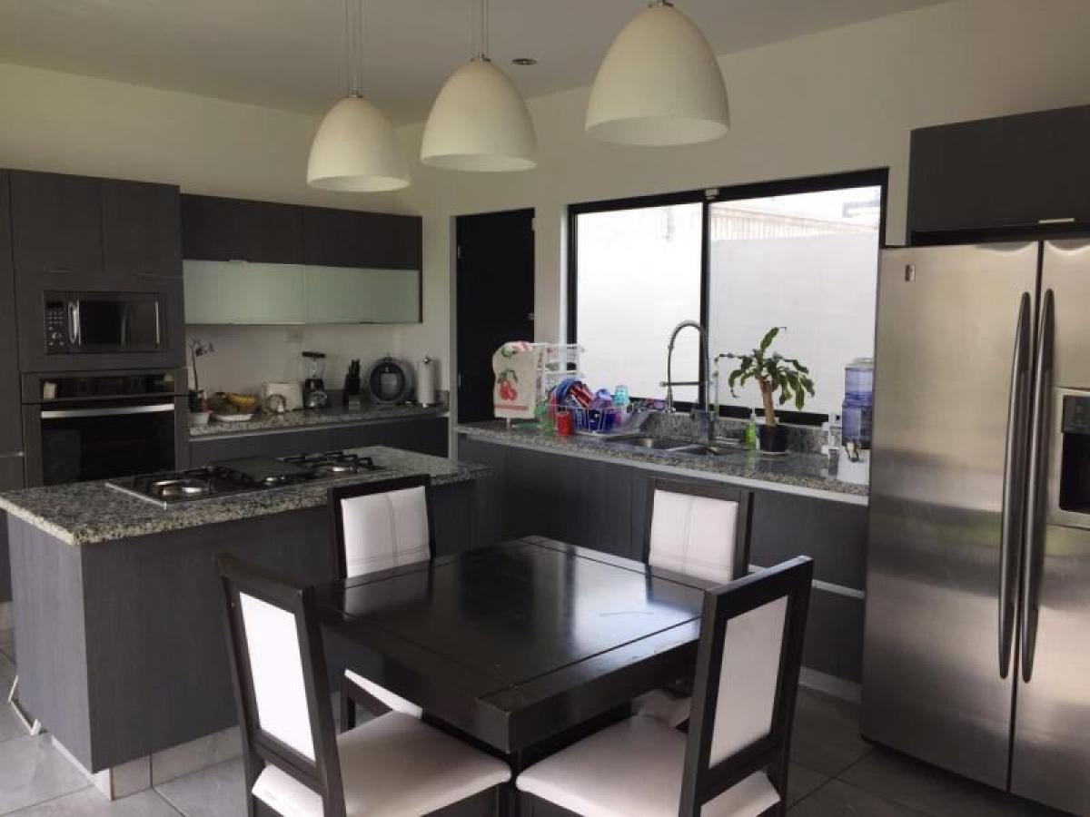 Casa de 3 dormitorios en Playa Vicente, Mexico No. 183935