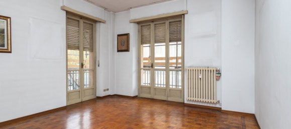 5 rooms Apartment in Turin, Italy No. 161442 4