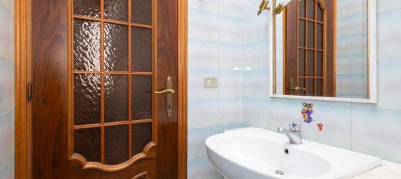 5 rooms Apartment in Turin, Italy No. 161442 11