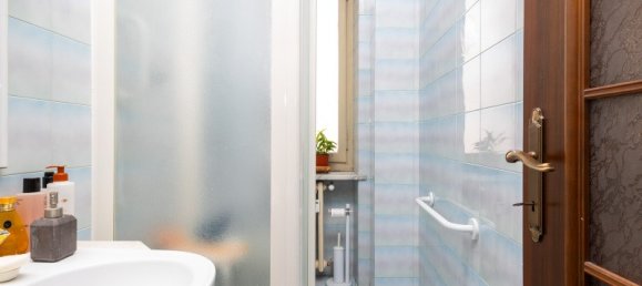 5 rooms Apartment in Turin, Italy No. 161442 10