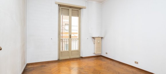 5 rooms Apartment in Turin, Italy No. 161442 14