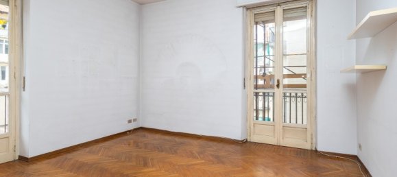 5 rooms Apartment in Turin, Italy No. 161442 16