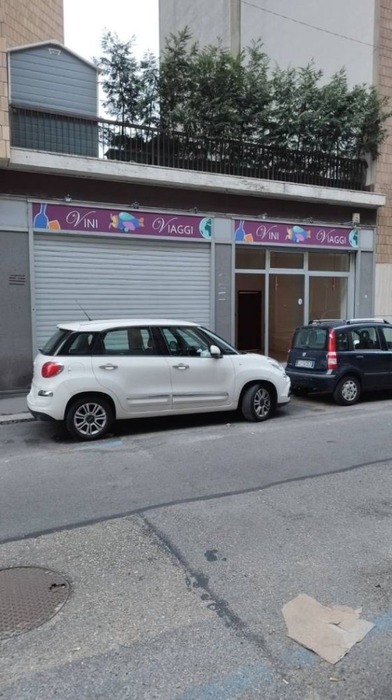 Propiedad comercial de 2 habitaciónes en Turin, Italy No. 355184