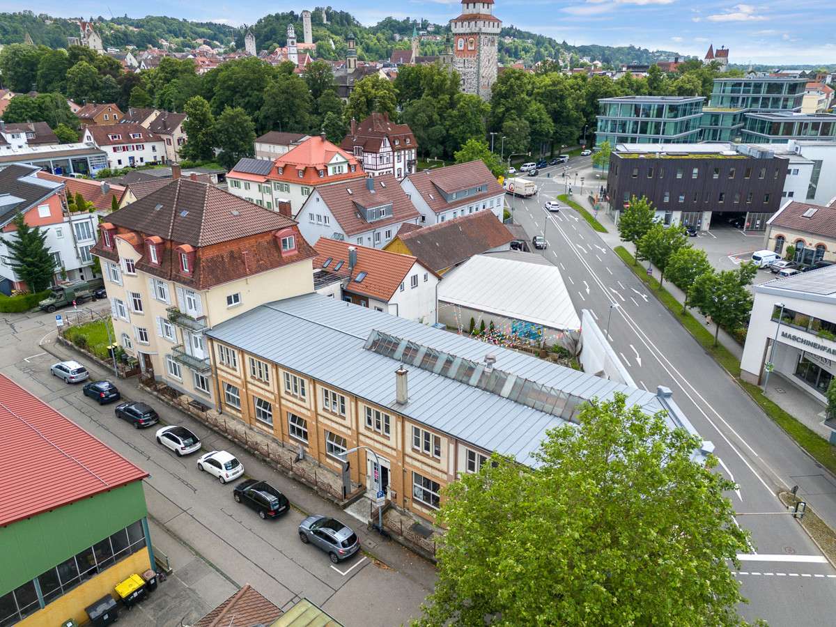 Здание с 20 спальнями в Ravensburg, Германия № 44030