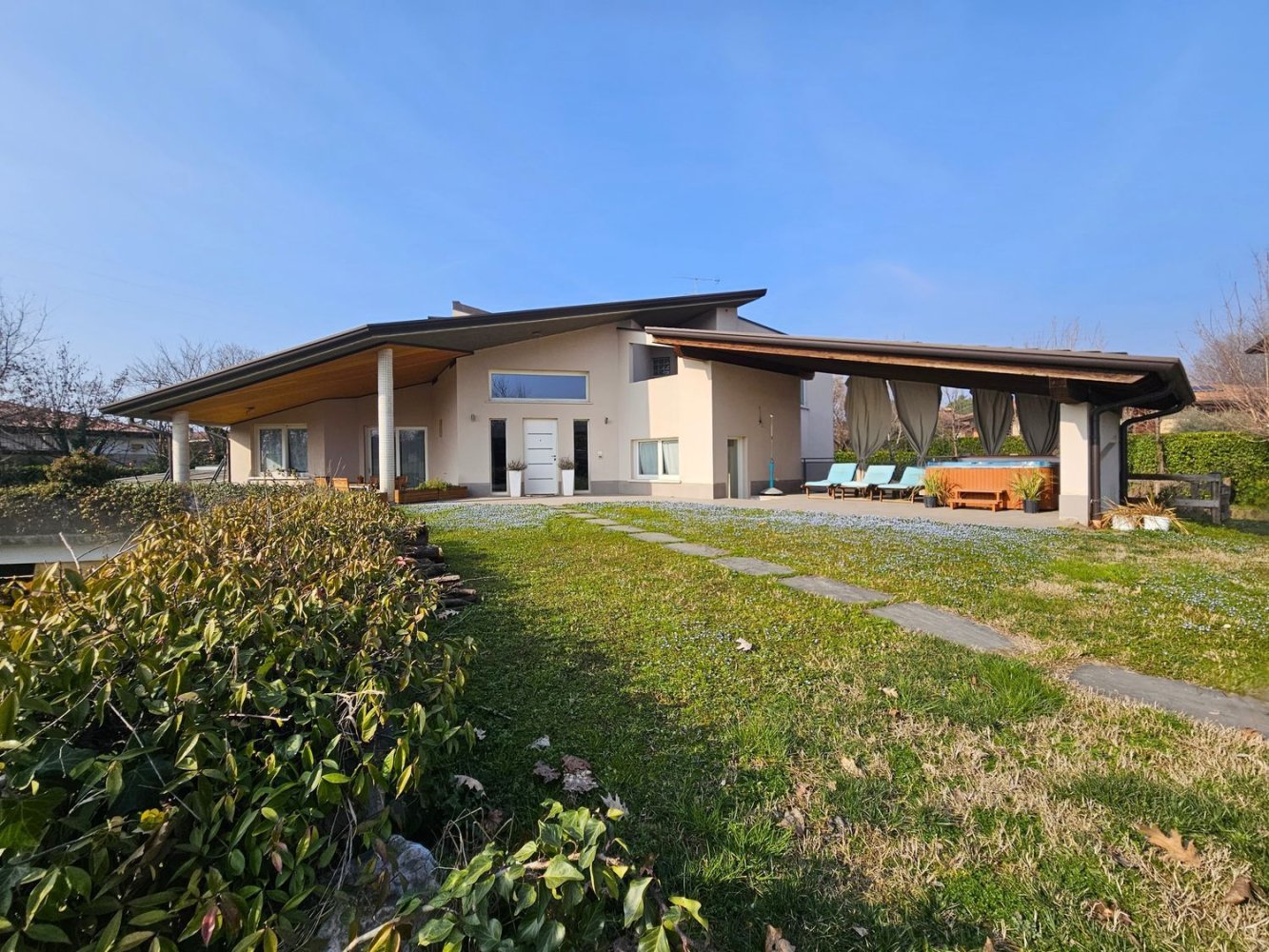 10 rooms Villa in Bedizzole, Italy No. 290348