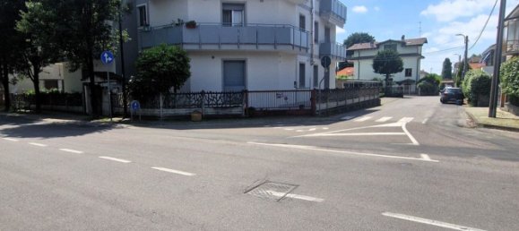 3 rooms Apartment in Limbiate, Italy No. 168050 46