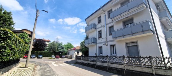 3 rooms Apartment in Limbiate, Italy No. 168050 44