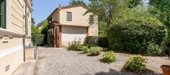 16 rooms Villa in Lucca, Italy No. 109413 5