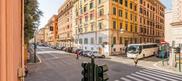Apartamento de 4 dormitorios en Rome, Italy No. 308669 3