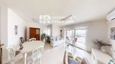 Dúplex de 3 dormitorios en Roses, Spain No. 254271