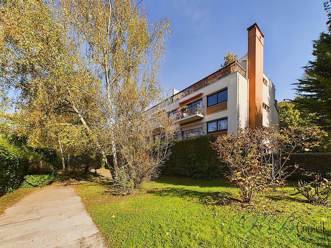 Apartamento de 2 dormitorios en Chatenay-Malabry, France No. 175812