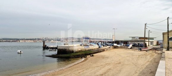 210m² Building in Almada, Portugal No. 116760 23