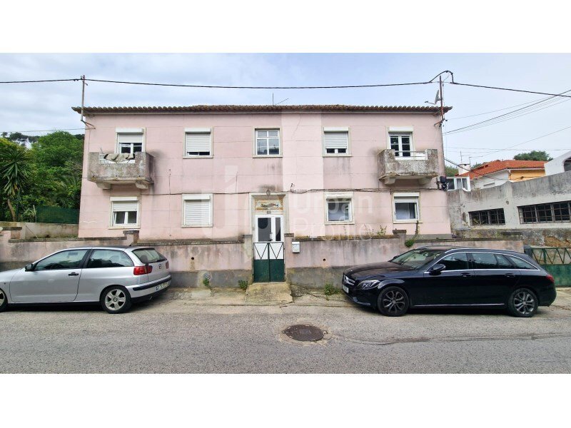 210m² Building in Almada, Portugal No. 116760