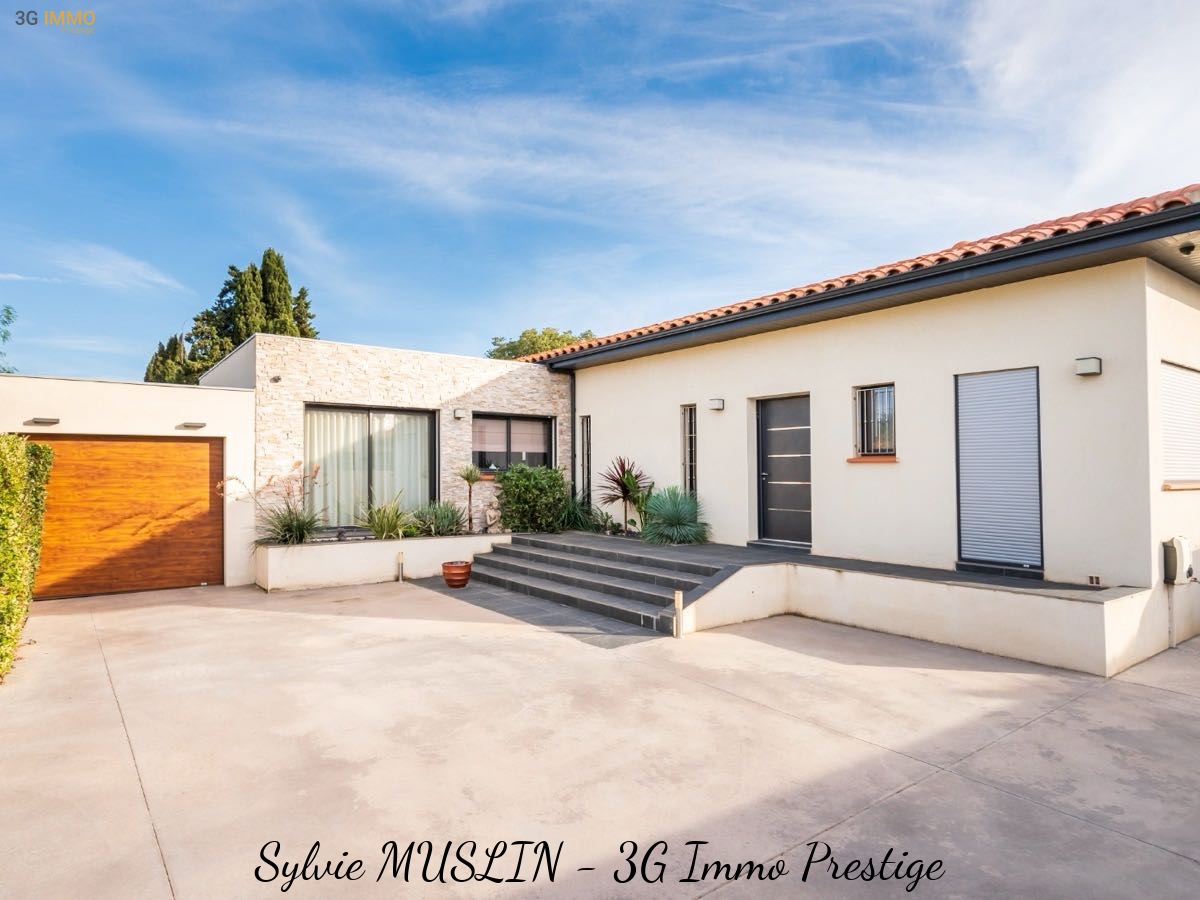 4 bedrooms Villa in Claira, France No. 202954