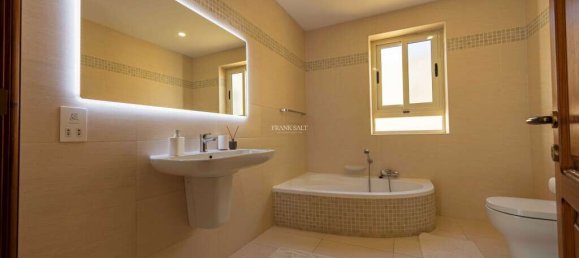 3 Schlafzimmer Penthouse in Sliema, Malta, Nr. 7083 15