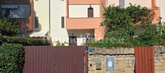 Casa de 4 dormitorios en Fiumicino, Italy No. 377283 2