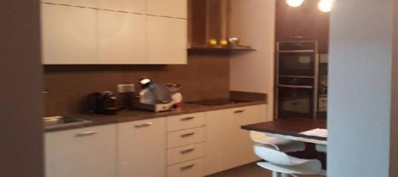 4 rooms Apartment in Parma, Italy No. 23564 3
