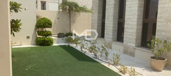 5 bedrooms Villa in Saadiyat Island, UAE No. 47109 2