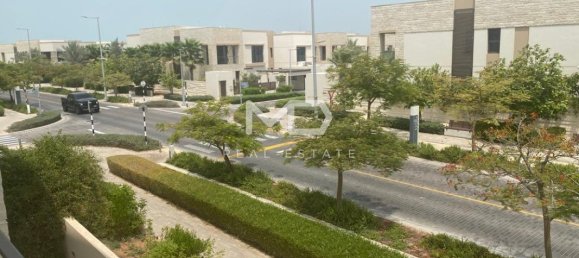 5 bedrooms Villa in Saadiyat Island, UAE No. 47109 3