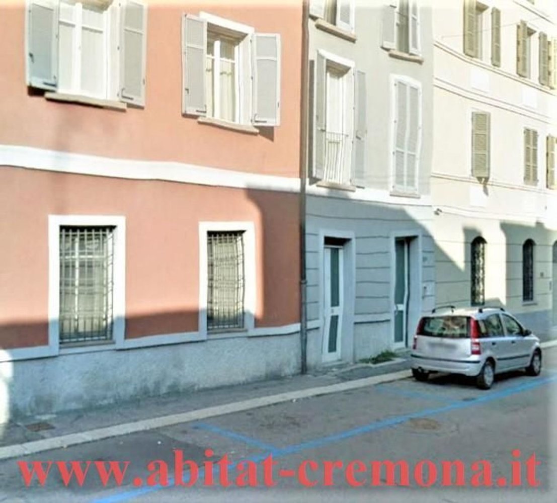 170m² Office in Cremona, Italy No. 70878