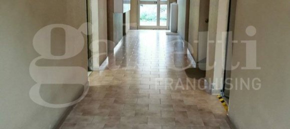 2 rooms Commercial property in Modena, Italy No. 54456 5