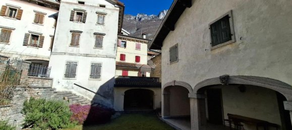 Вилла с 5 комнатами в Лонгароне, Италия № 32150 2