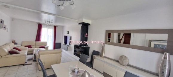 Casa de 4 dormitorios en Villeneuve-le-Roi, France No. 174797 2