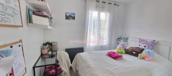 Casa de 4 dormitorios en Villeneuve-le-Roi, France No. 174797 7