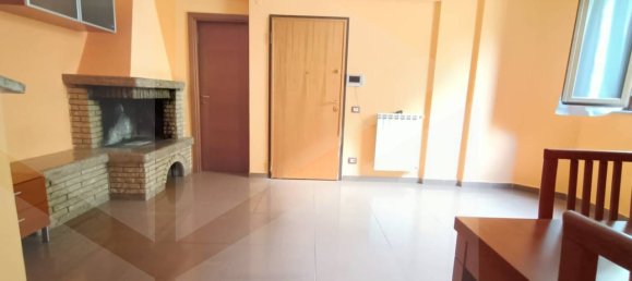 Квартира с 2 комнатами в Чампино, Италия № 23115 3