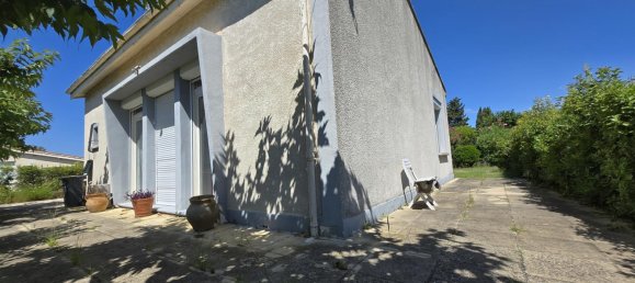 2 bedrooms House in Pezenas, France No. 309051 4