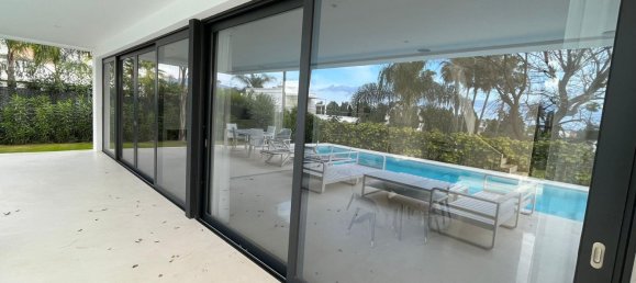 4 bedrooms Villa in Estepona, Spain No. 4764 13