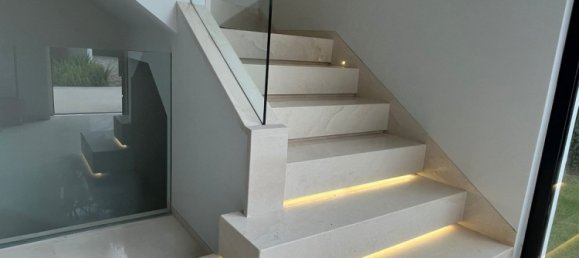 4 bedrooms Villa in Estepona, Spain No. 4764 7